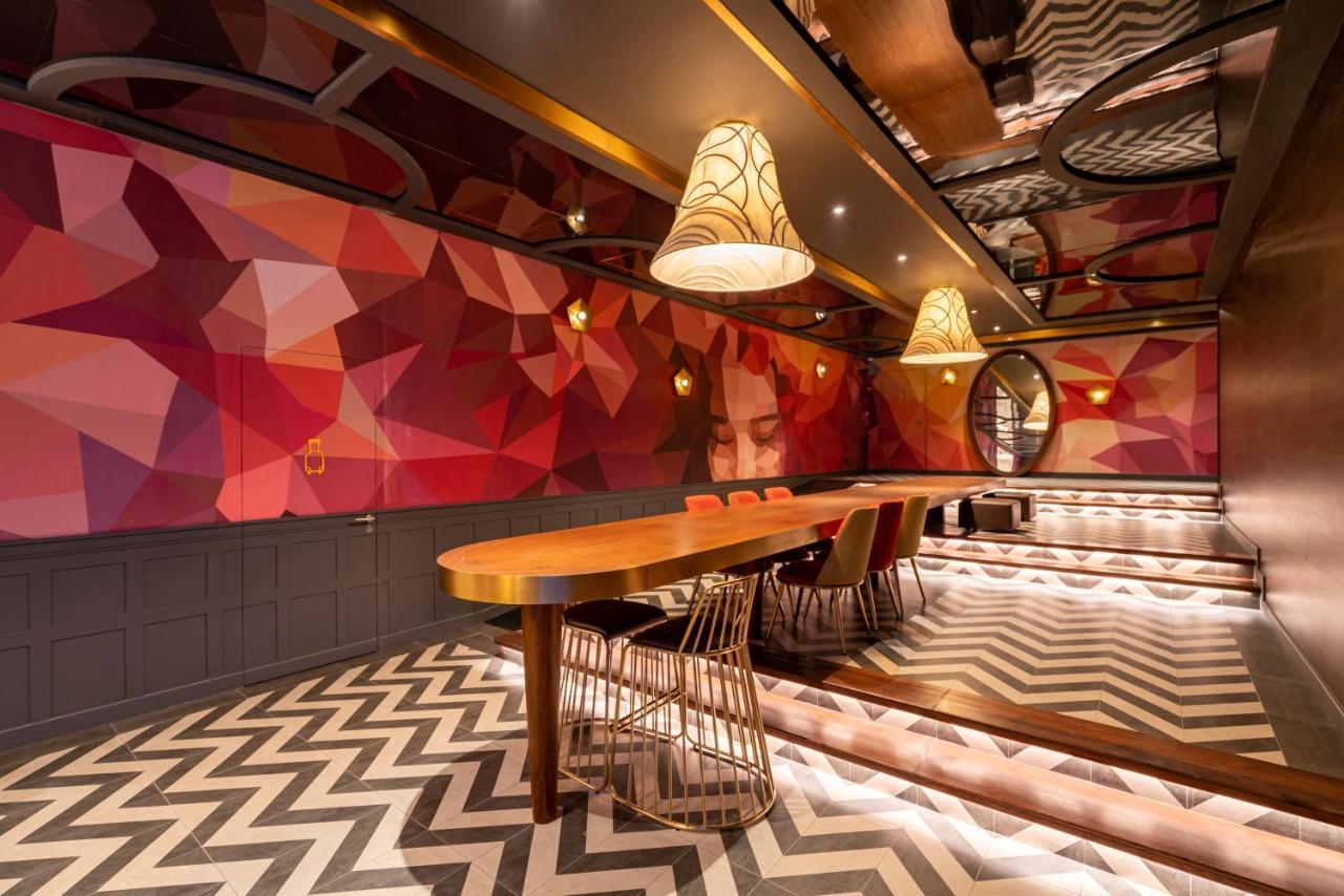 Hotel Fusion Original Saigon Centre Ciudad Ho Chi Minh  Exterior foto The interior of the Starbucks Reserve Roastery in Milan, Italy